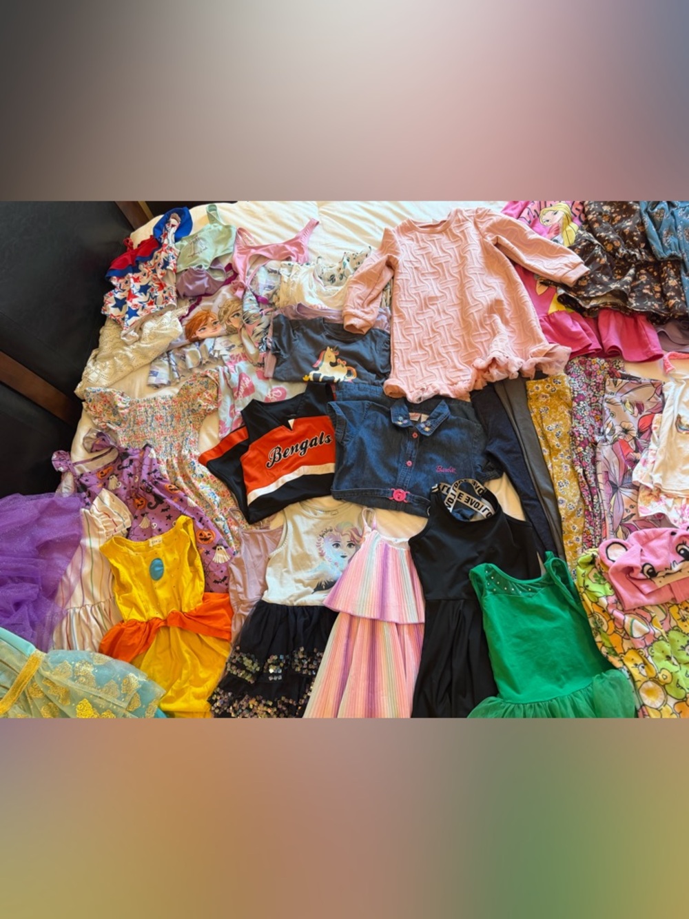 EUC GIRLS CLOTHING LOT 
SIZE 5T-6X  , 40+ items total